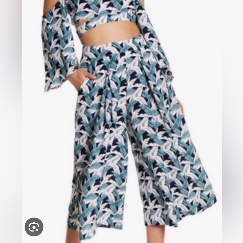 L'ATISTE Blue and White Tropical Leaf Wide Leg Palazzo Pant & Crop Top Set